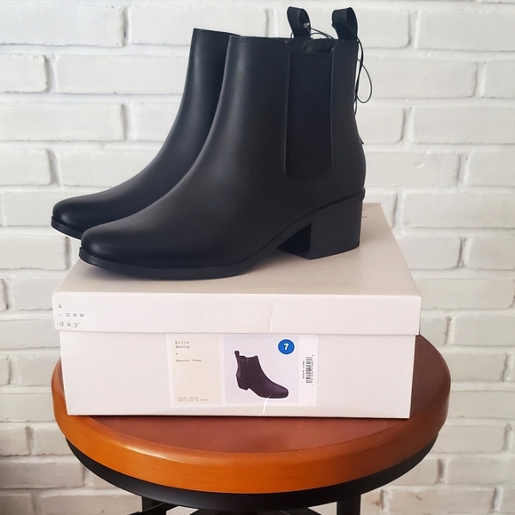 a new day Shoes - NWT a new day Black Ellie Booties Memory Foam Size 7